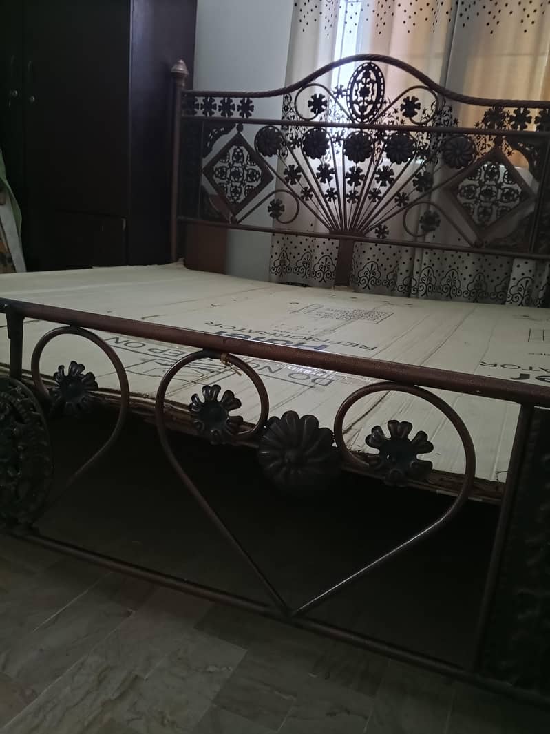 King size bed frame 0