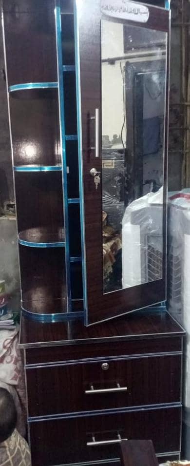  Wooden Dressing Table with Mirror – Excellent Condition  NEW