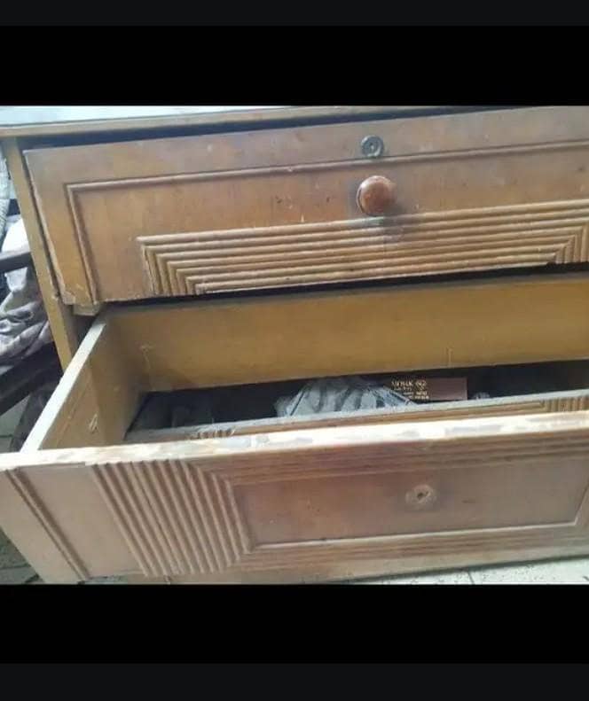 dressing table 1