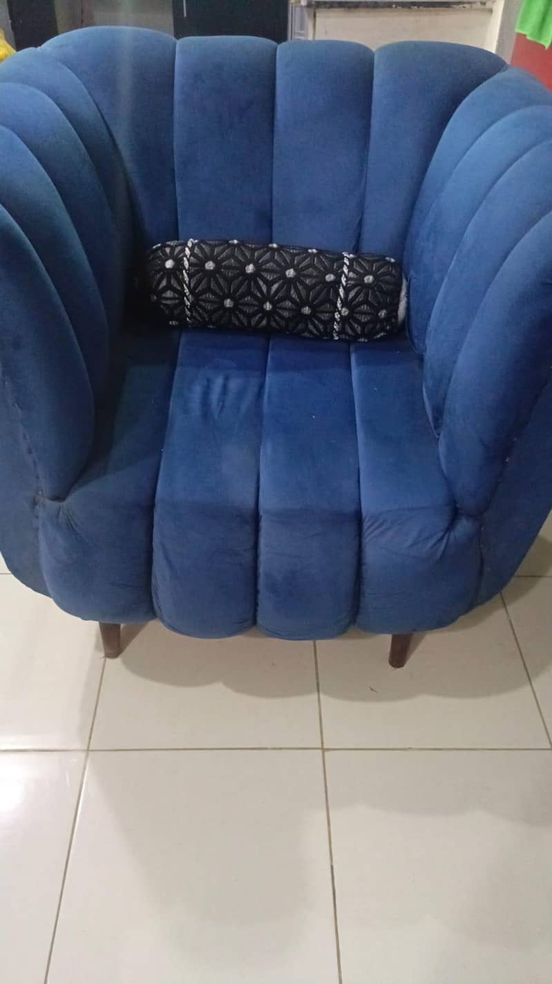 7 seater sofa set. 0
