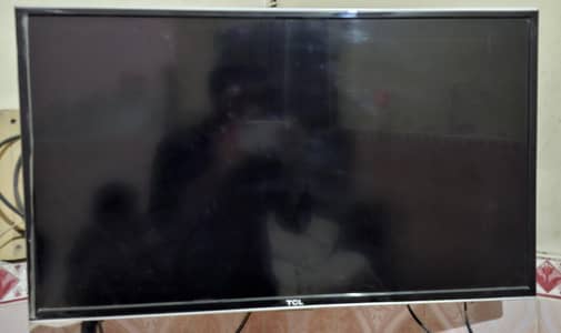 TCL SMART TV 32* PANEL DAMAGE