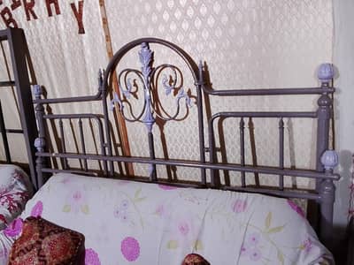 Iron Bed without mettress