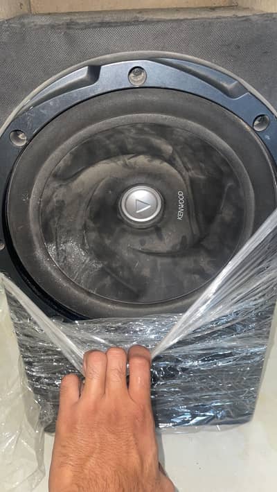 Woofer and amplifier