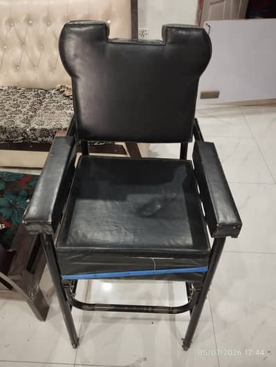 Barber chair, Beauty Parlour Chair