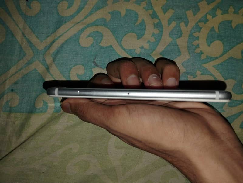 Apple iPhone 8 1