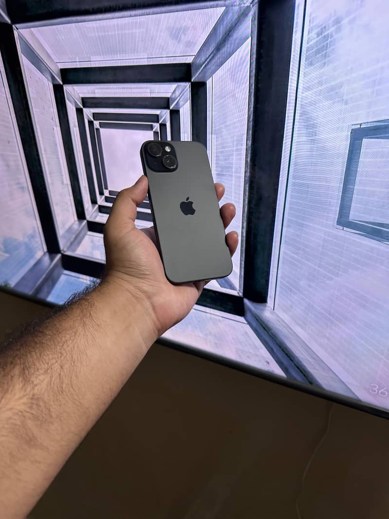 Apple iPhone 15 2