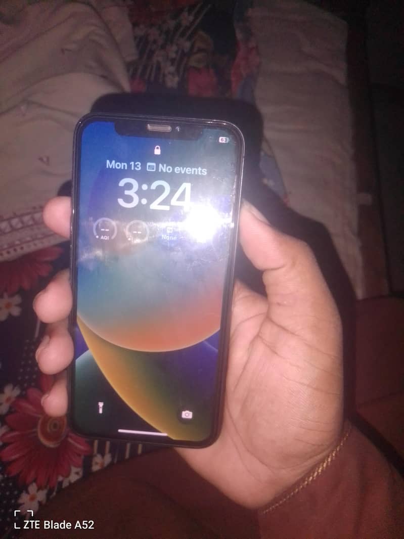 Apple iPhone X 3