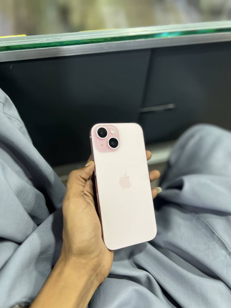 Apple iPhone 15 5