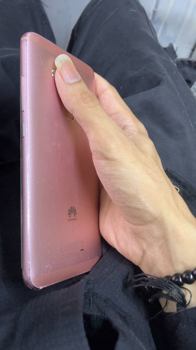 Huawei Nova Plus 1