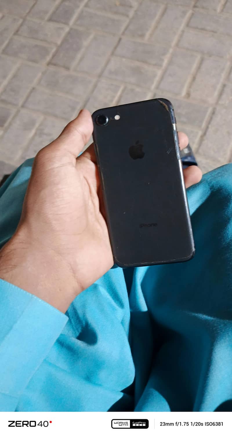 Apple iPhone 8 4