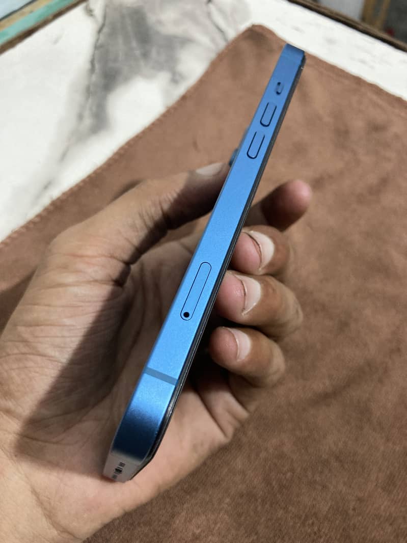 Apple iPhone 13 3