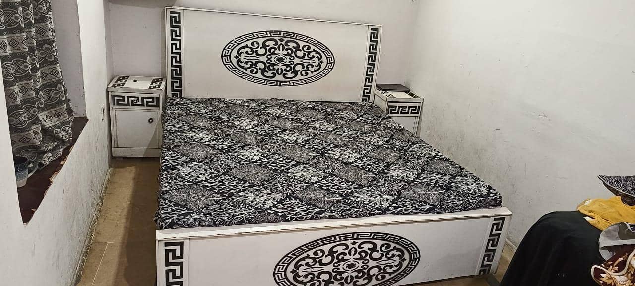 bed with side tables 0