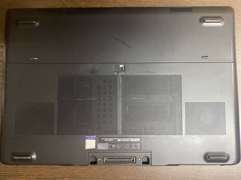 DELL precision 7720 5