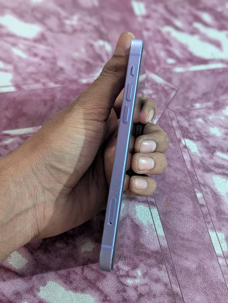 Apple iPhone 12 2