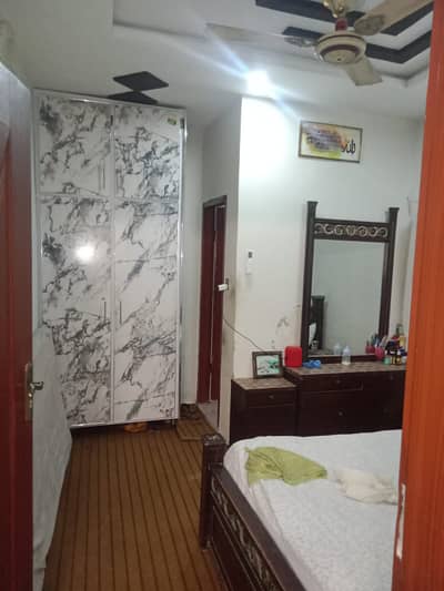 5 Marla man road se 6th no house pani bjli gas corner