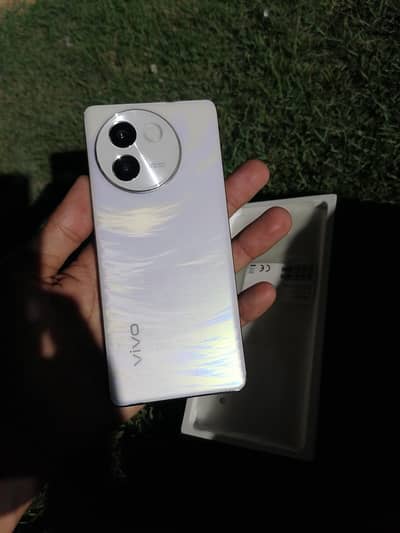 Vivo V30e