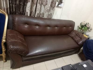 7-Seater Brown Leather Sofa – Excellent Condition