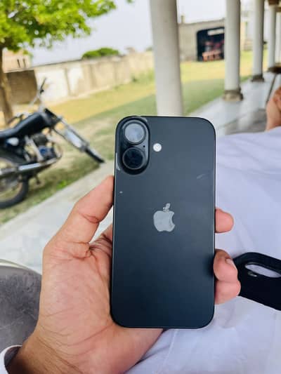 Apple iPhone 16