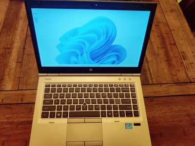 i5 2nd gen - 128 SSD - HP elitebook 8460p - 4GB ram laptop