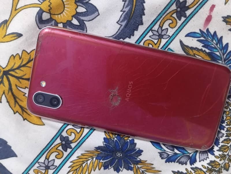 Sharp Aquos R2 0