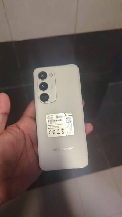 Techno spark 40 pro plus