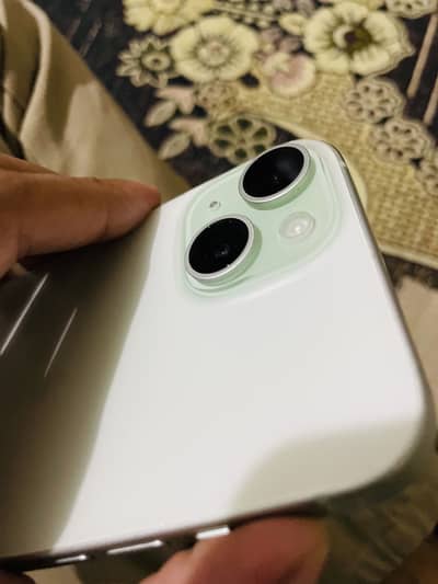Apple iPhone 15