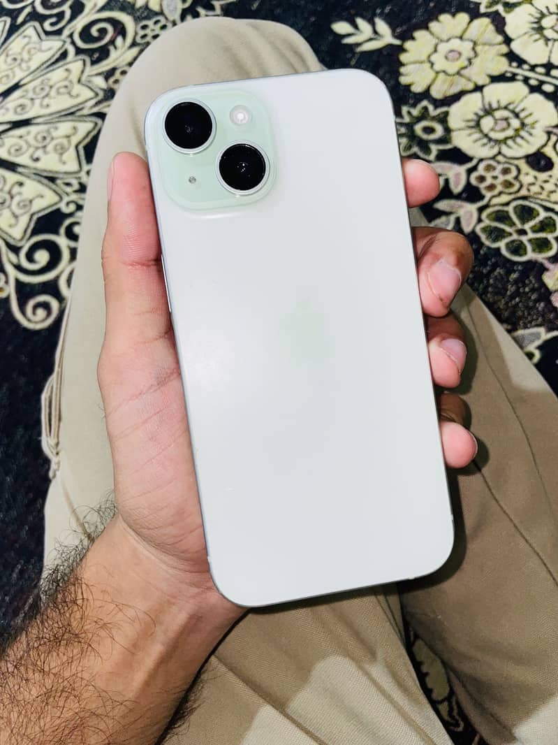 Apple iPhone 15 3