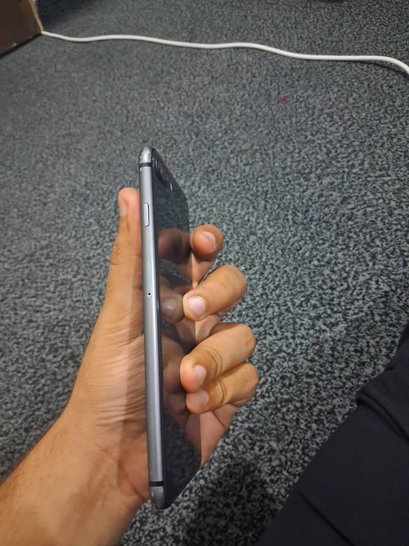 Apple iPhone 8 Plus 1