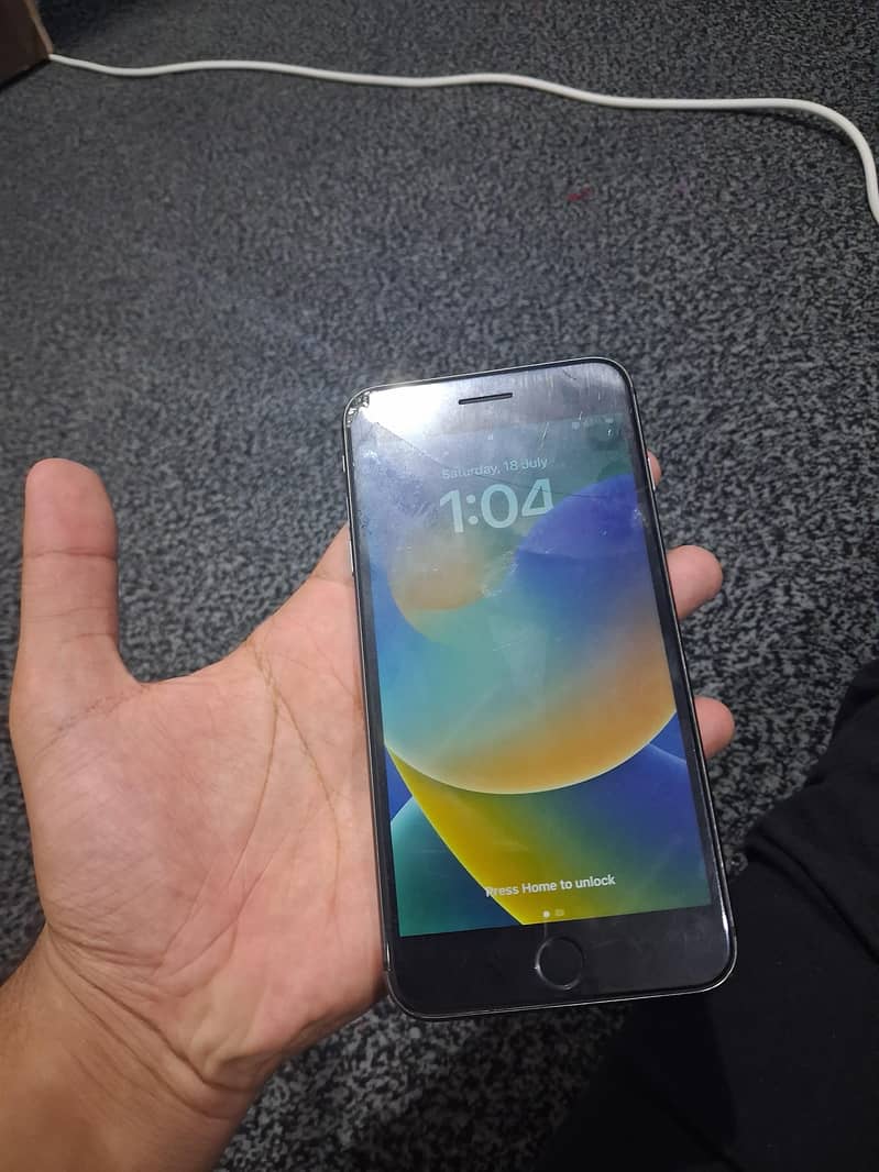 Apple iPhone 8 Plus 2