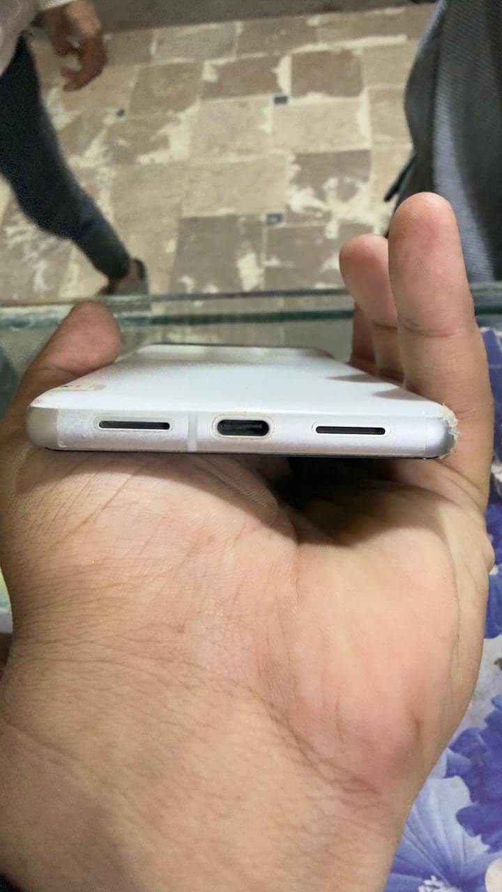Google Pixel 7 4