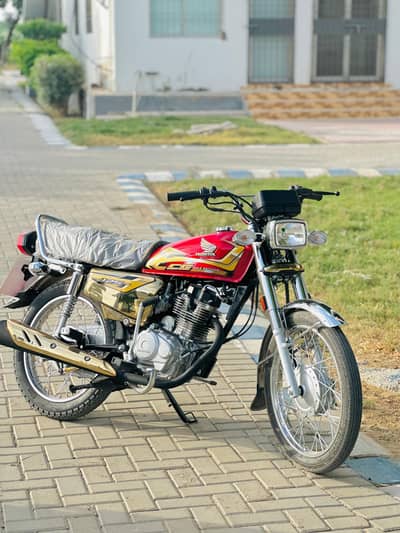 Golden edition Self 125 2026 model 6 month 1 date