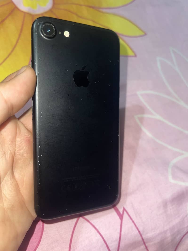 Apple iPhone 7 0