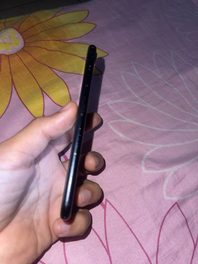 Apple iPhone 7 3