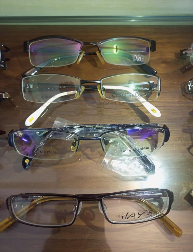 eye glasses 0