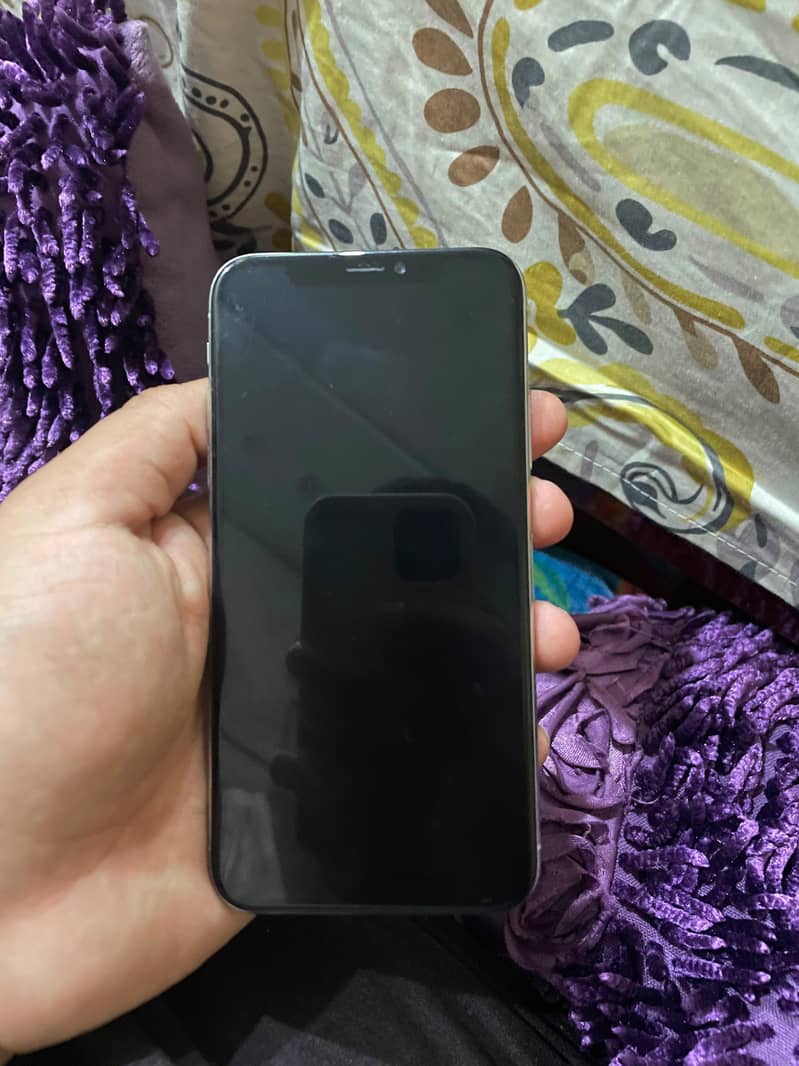 Apple iPhone X 3