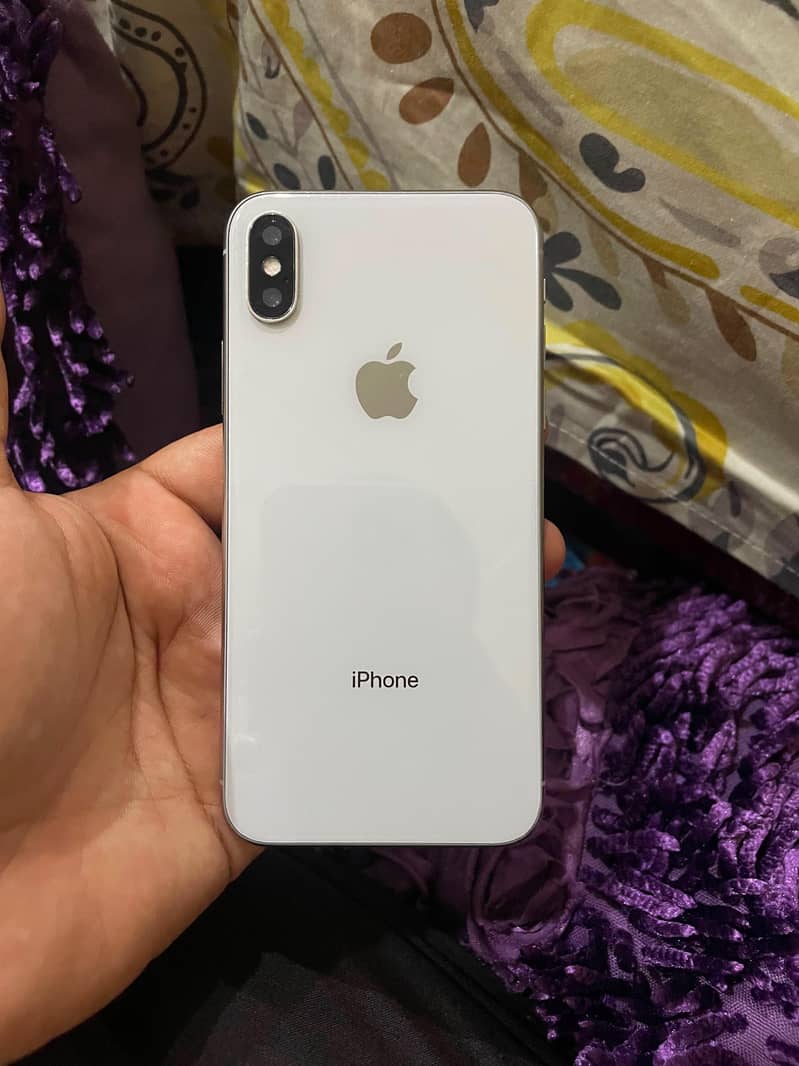 Apple iPhone X 4