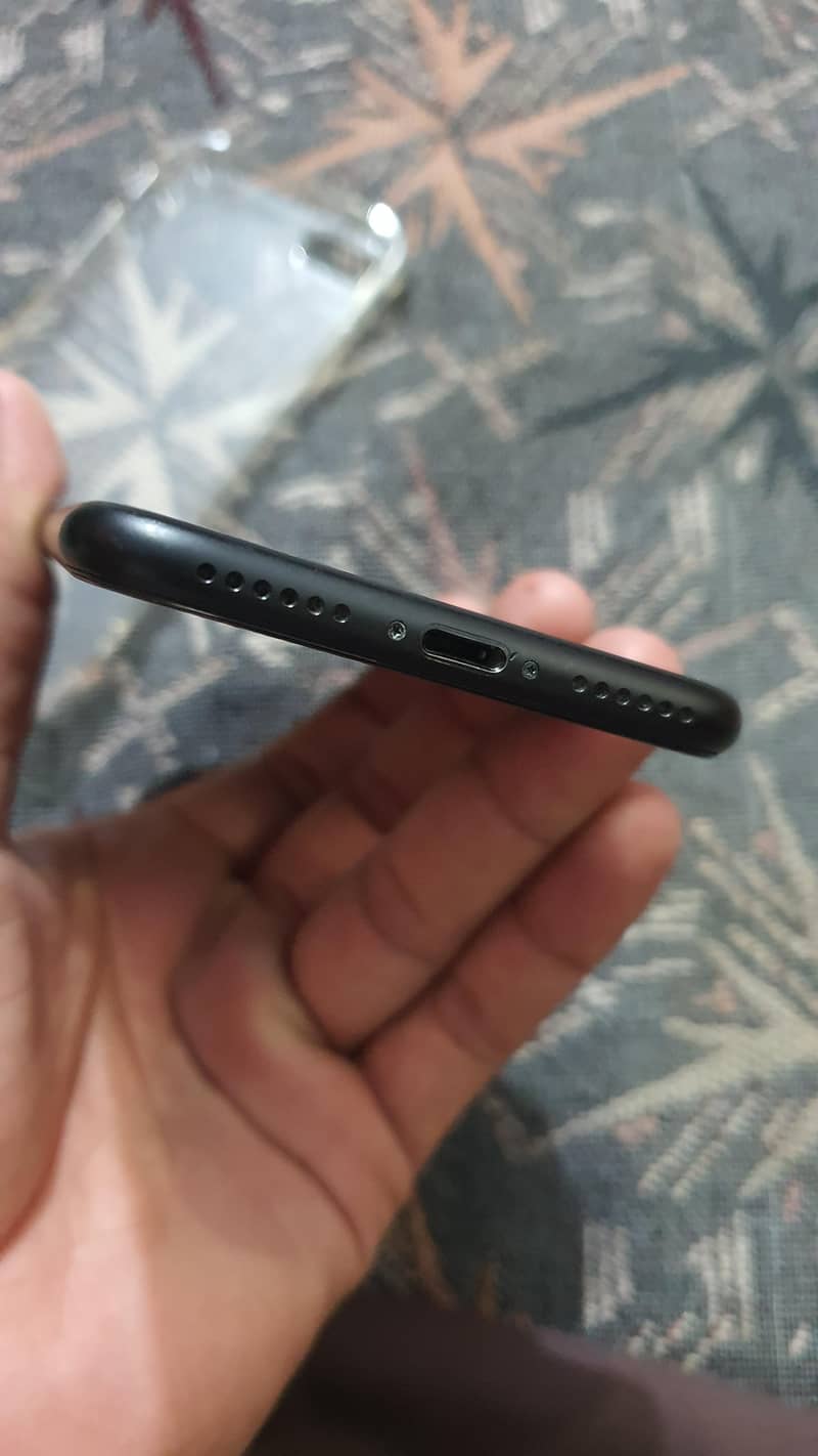 IPhone 7 4