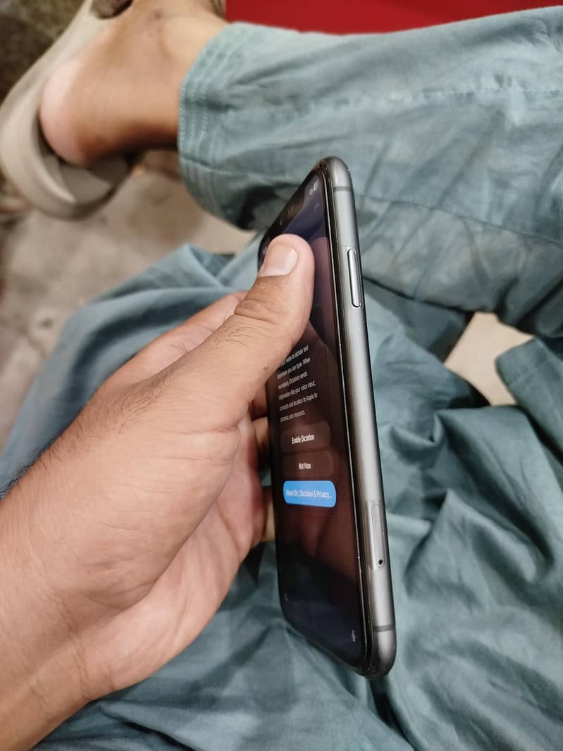 Apple iPhone 11 3