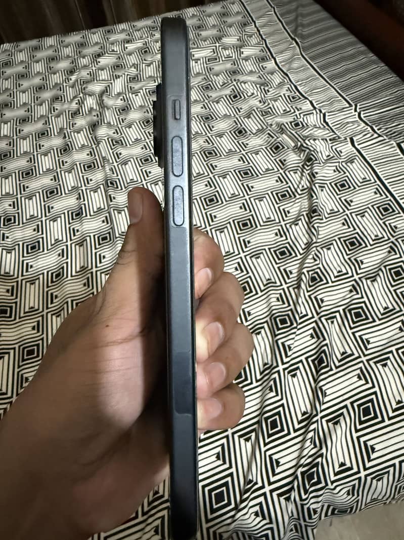 Apple iPhone 15 plus 1
