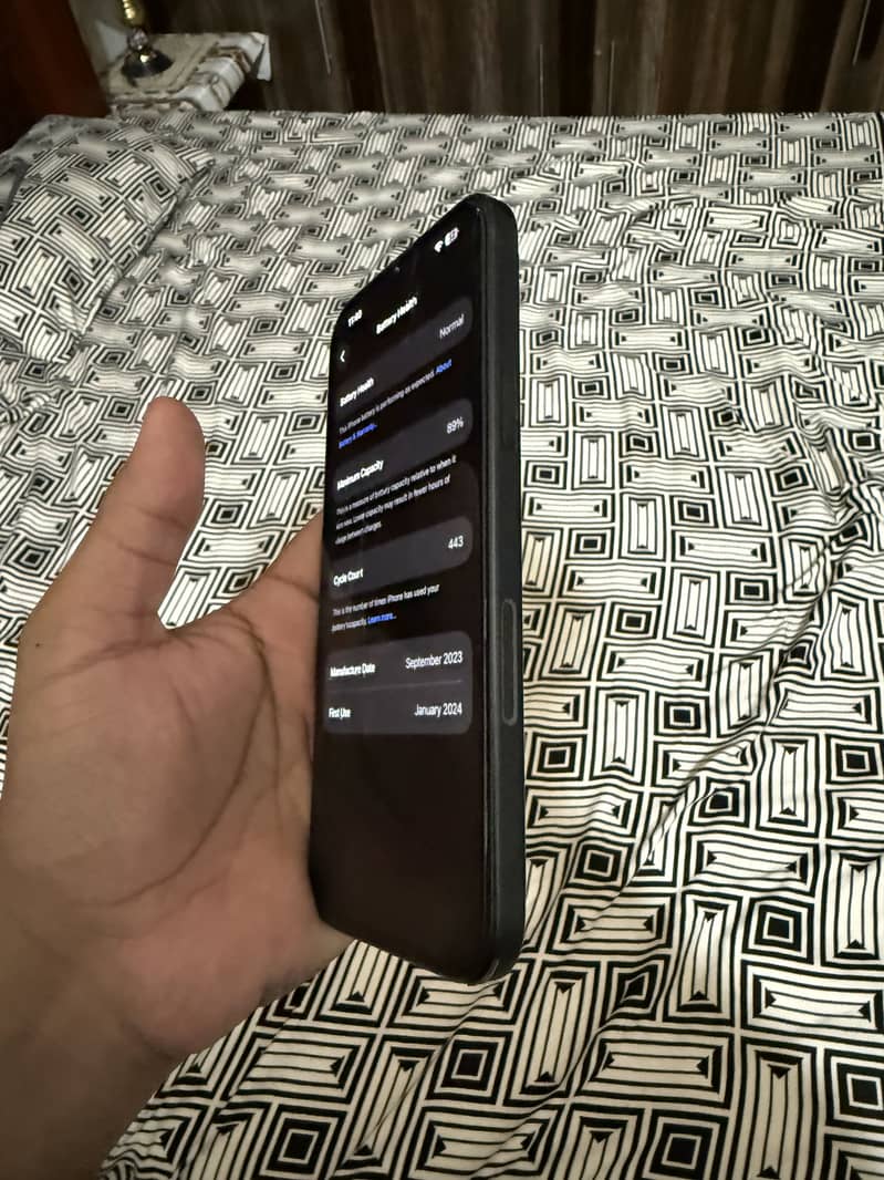 Apple iPhone 15 plus 8