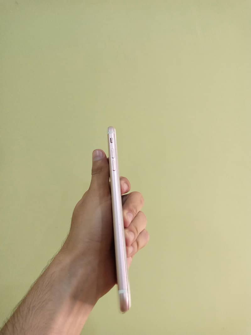 Apple iPhone 7 Plus 2