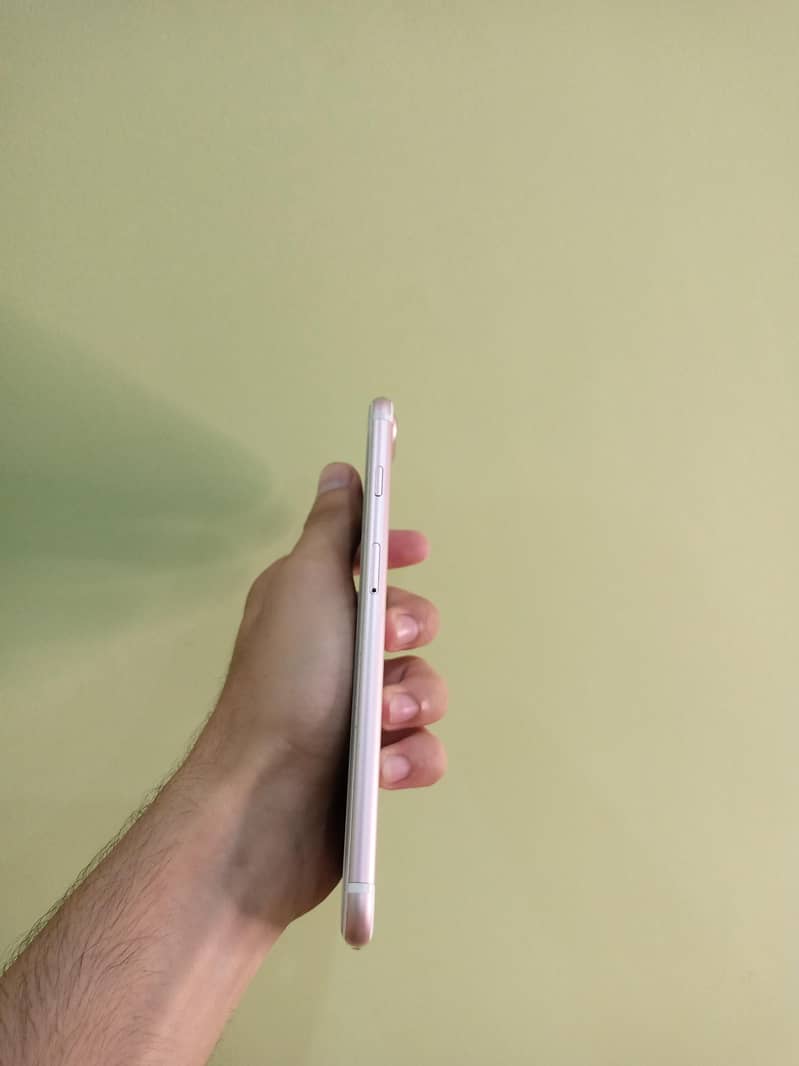 Apple iPhone 7 Plus 4