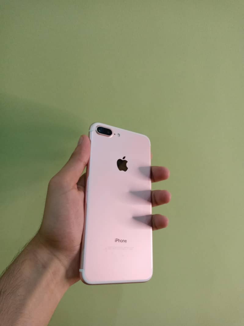 Apple iPhone 7 Plus 5