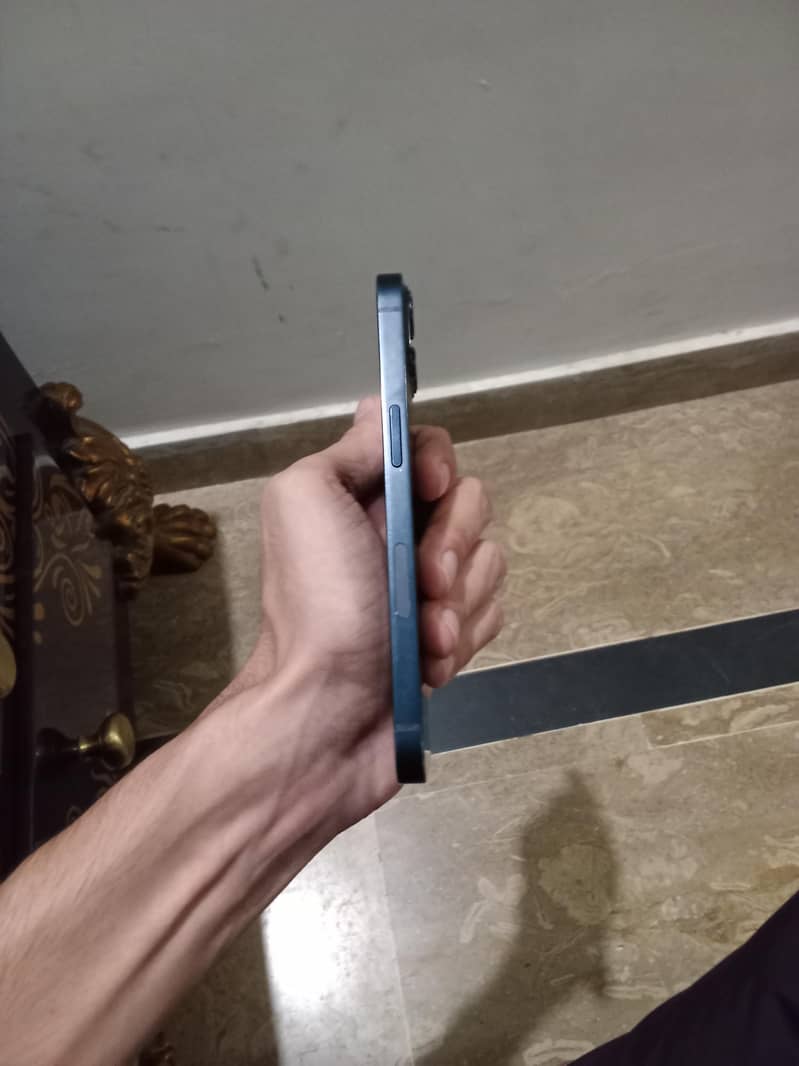 Apple iPhone 13 1