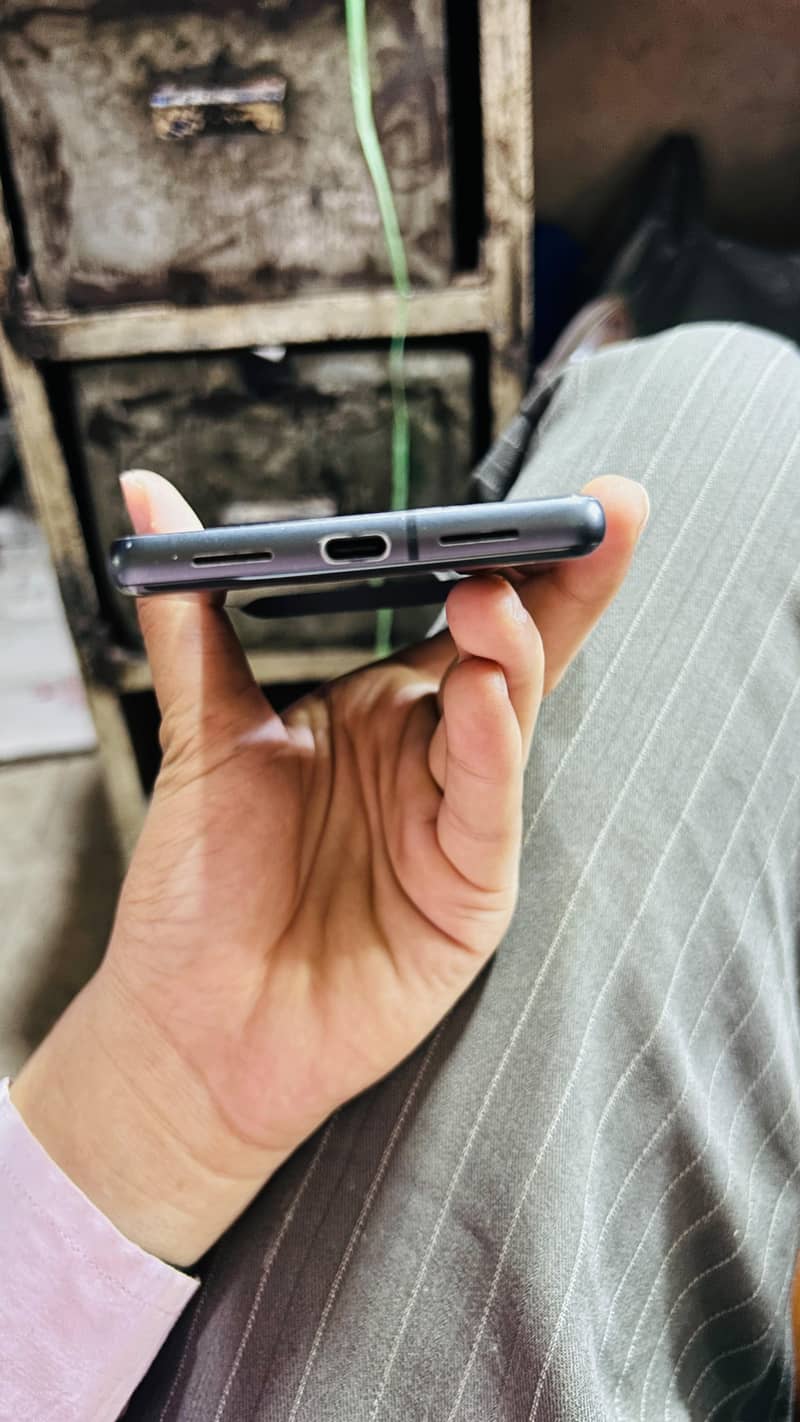 Google Pixel 7 4