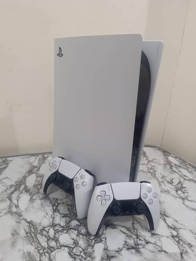 Ps5 digital edition with 2 controler