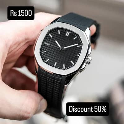 mens water resistant quartz watch with textured rubber strap