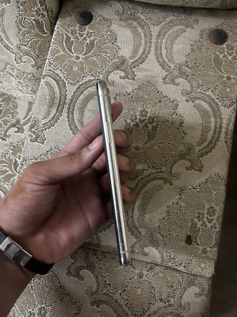 iPhone X 3