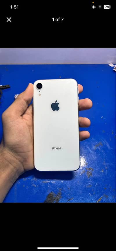 iPhone XR 64 gb all ok hai mobile exchange possible