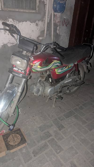 Honda cd 70 23 model clean bike in picture dirty because no service